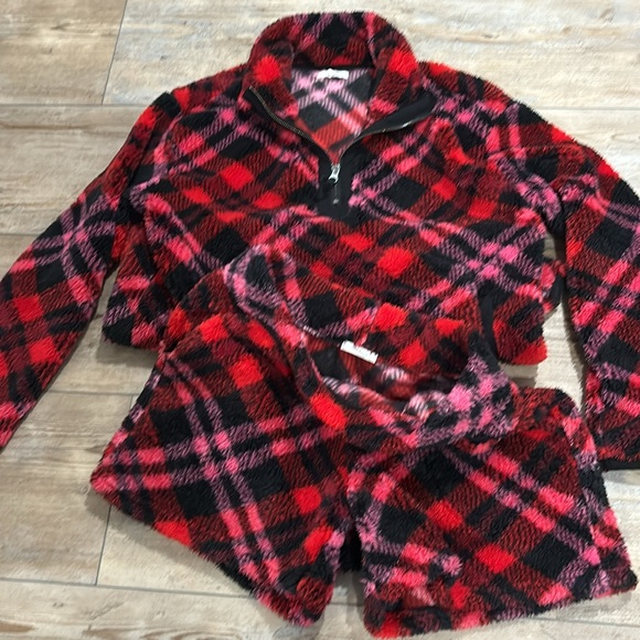 Maurices two piece Red Plaid Teddy Sherpa Sweatshirt and Shorts Set - Picture 3 of 5